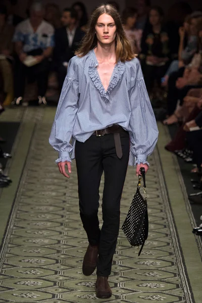 Look 10